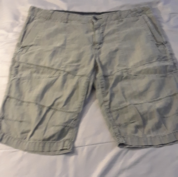 Size 33 casual gray cargo light wait shorts - Picture 2 of 11